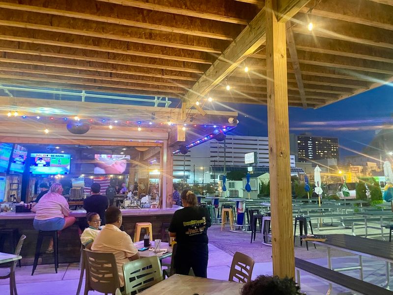 The Duck Hut Outdoor Bar Experience