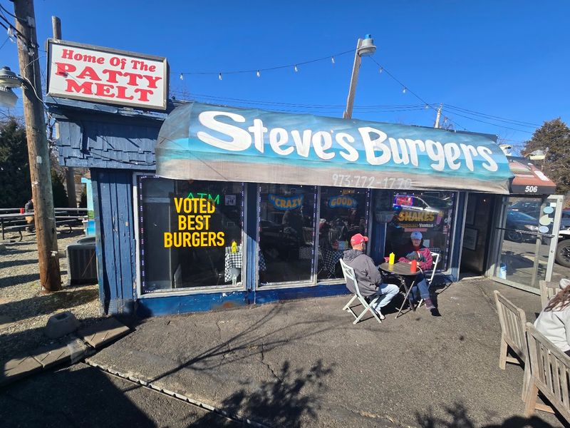 Steve's Burgers, Garfield