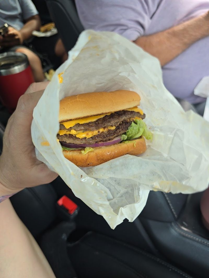 The Cheeseburger That Keeps People Coming Back
