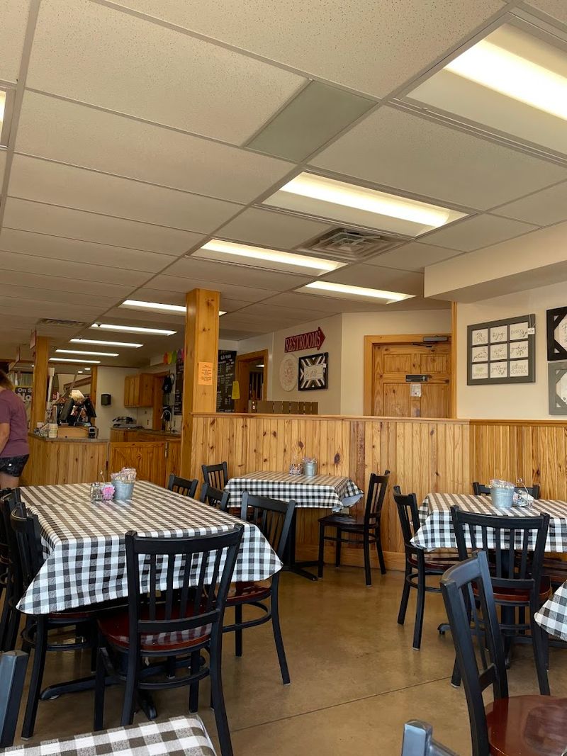 The Cafe Menu and Sit-Down Lunch Options