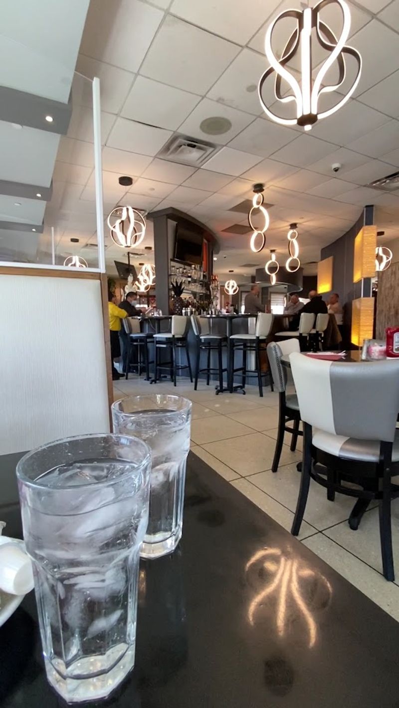 Service That Moves at Diner Speed