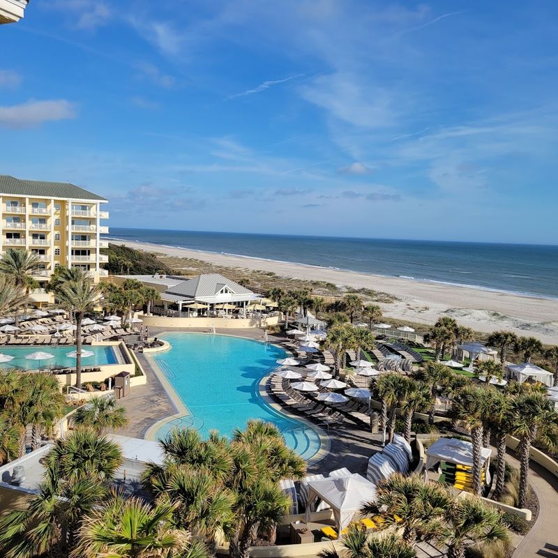 Golf Courses and Luxury Lodging Options