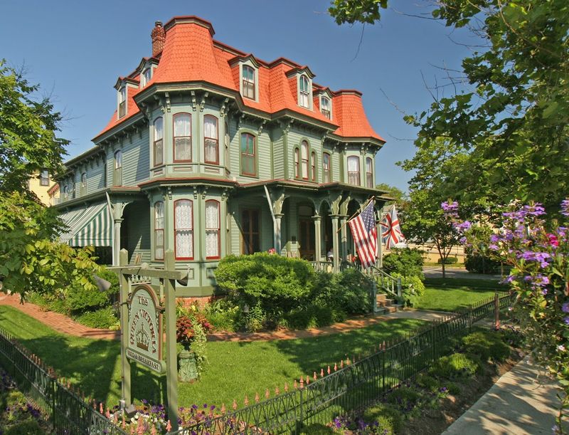 Bed and Breakfasts Inside the Victorian Houses