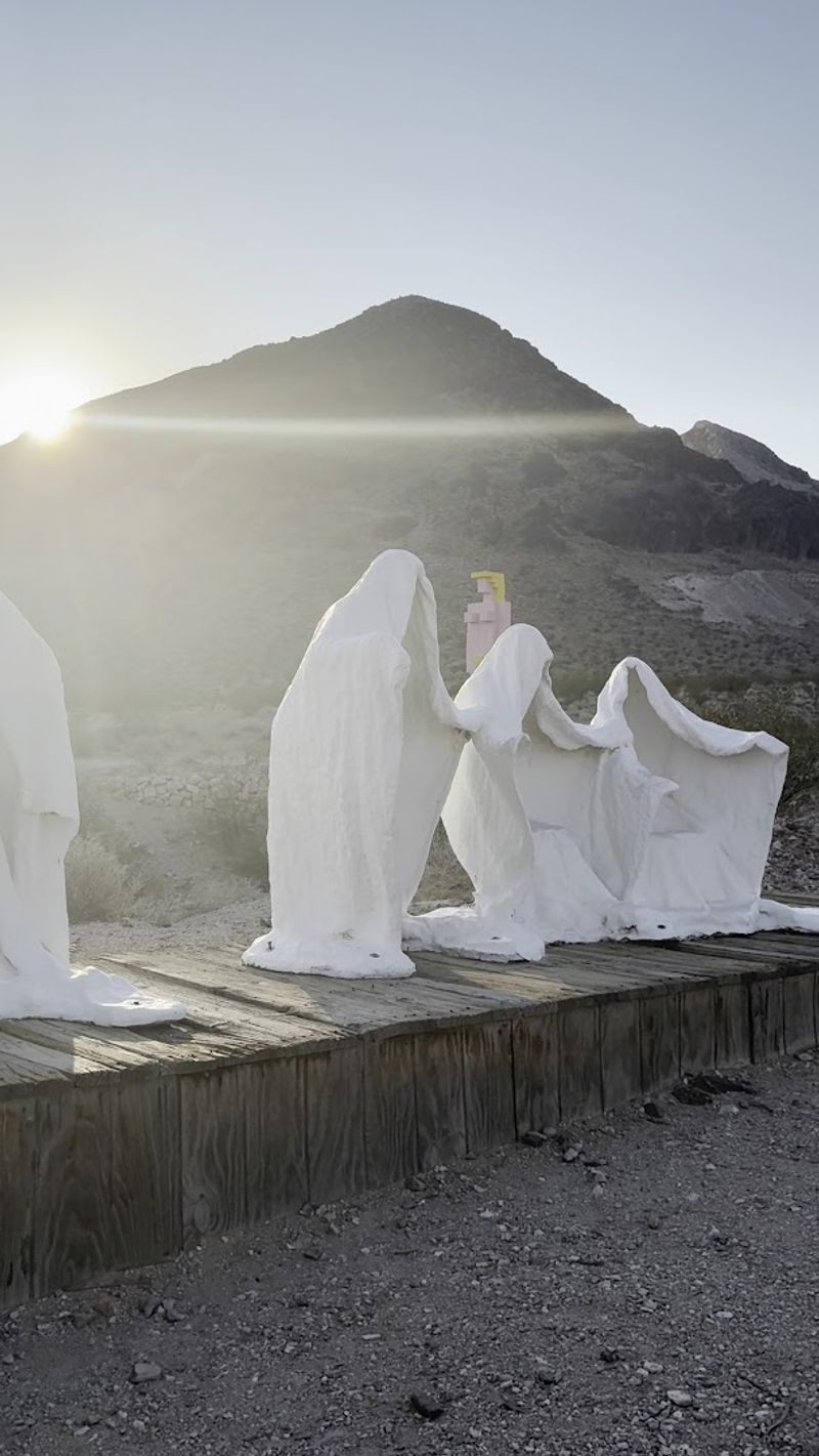 What the Desert Setting Does for the Art