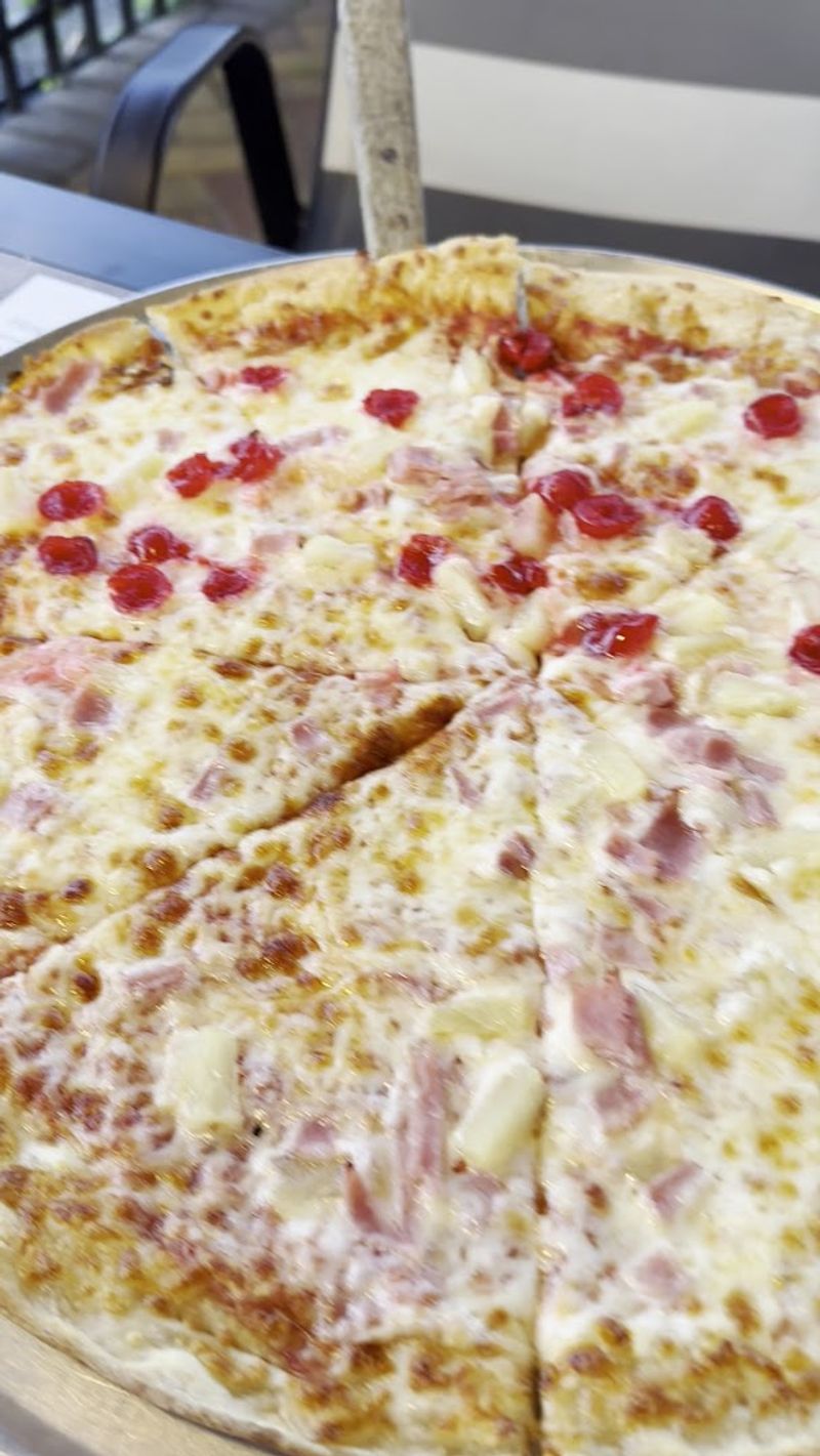 The Hawaiian Pizza With a Twist Nobody Expects