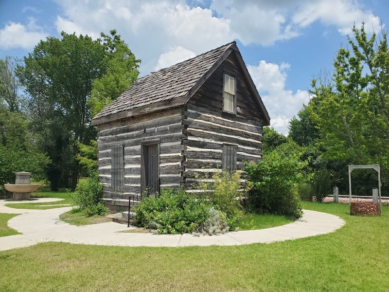 The Beard Cabin and Outdoor Grounds