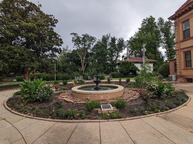 Visiting Hours, Admission, and Practical Tips