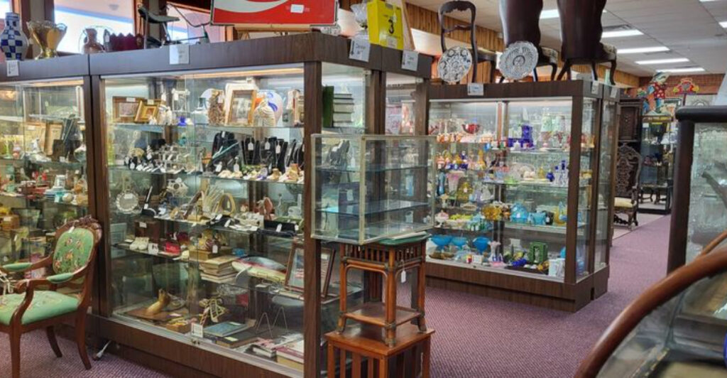 The Hidden Oklahoma Antique Mall That Feels Like a Time Machine