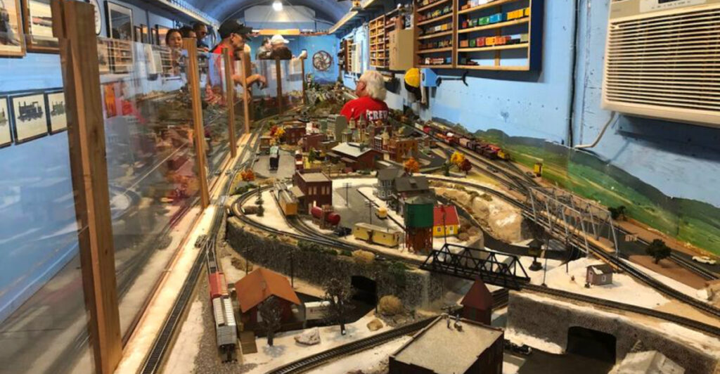 The Hidden Oklahoma Attraction Where Vintage Trains Still Run