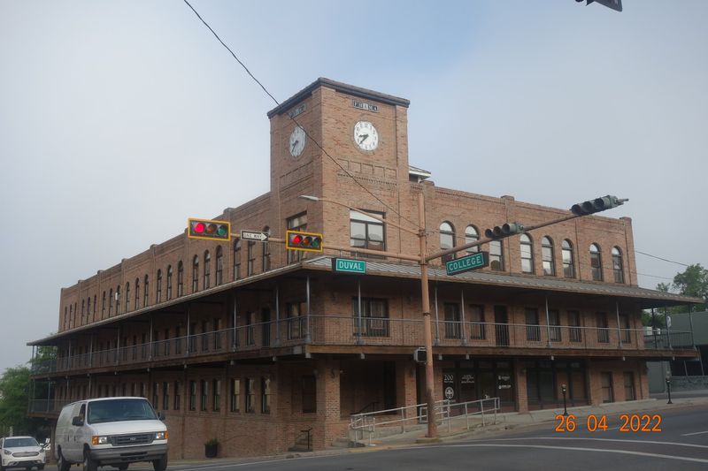 Dining Out Without Breaking the Budget