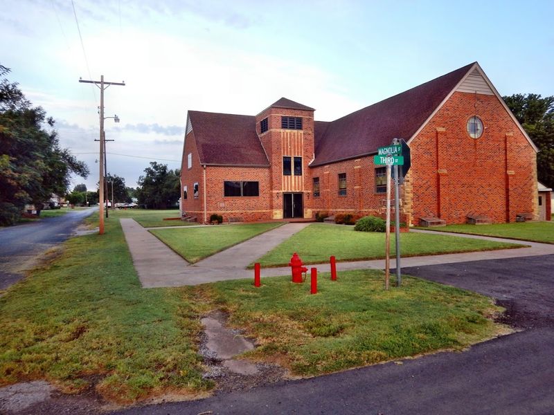 Small-Town Atmosphere: What Life Actually Feels Like Here