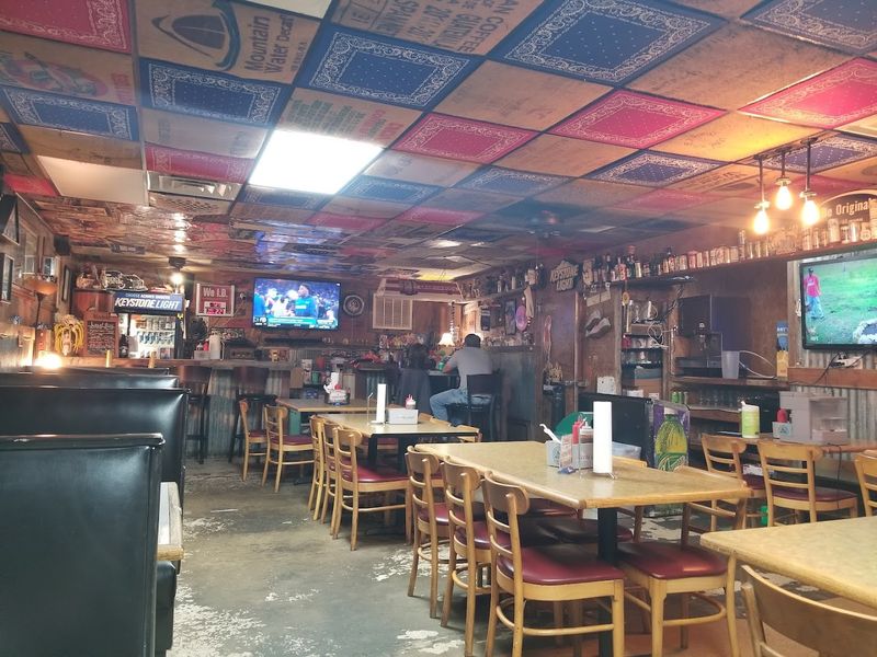 The Atmosphere and Decor That Set the Mood