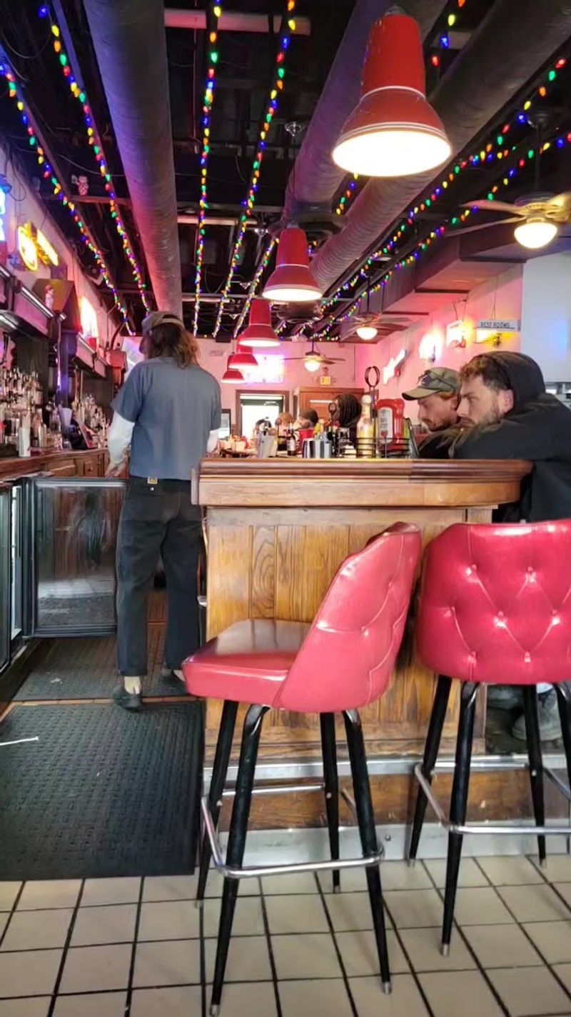 A Vibe That Hits Before the Food Even Arrives