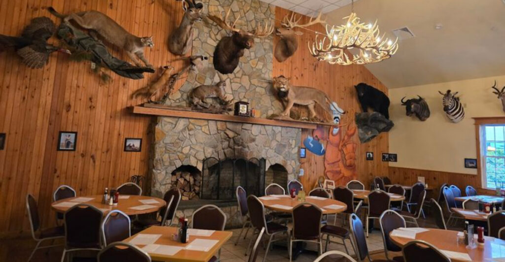 The Hunting-Themed Pub in New Jersey That Feels Like You Stepped Into a Fairytale Lodge