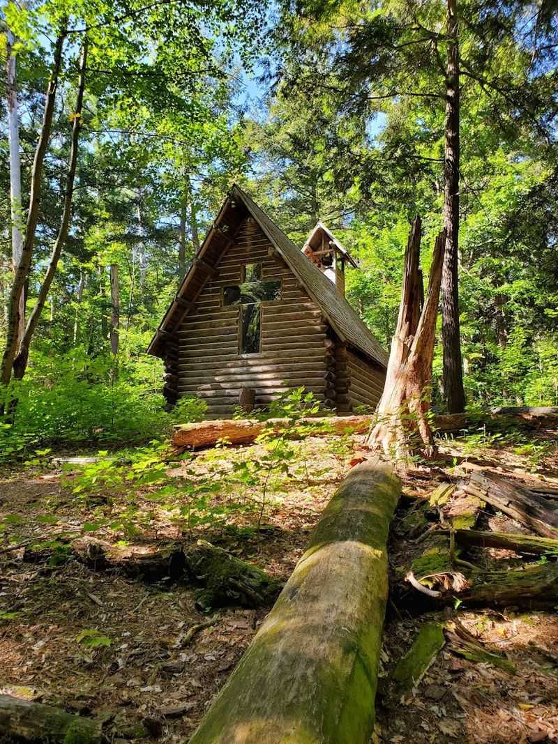 The Chapel of the Pines: A Quiet Surprise in the Woods