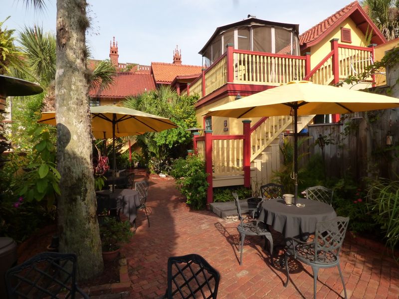 The Outdoor Patio Dining Experience