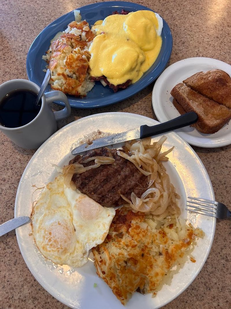 Breakfast That Sets the Standard