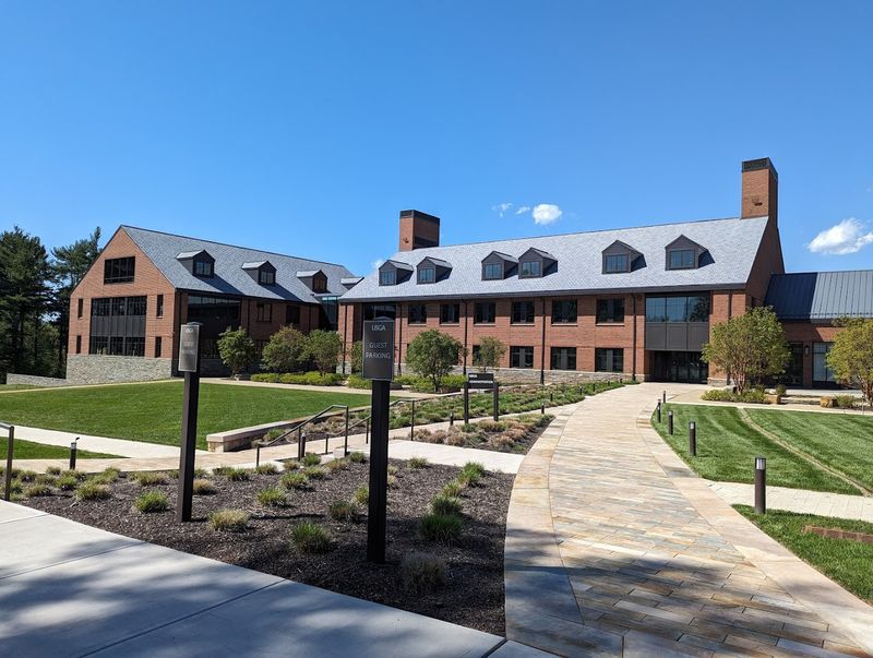 The Outdoor Putting Course Experience