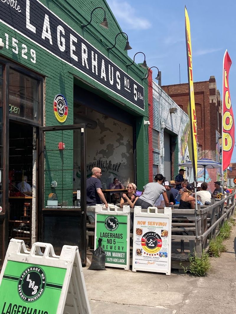 Lagerhaus No. 5 and the Eastern Market Connection