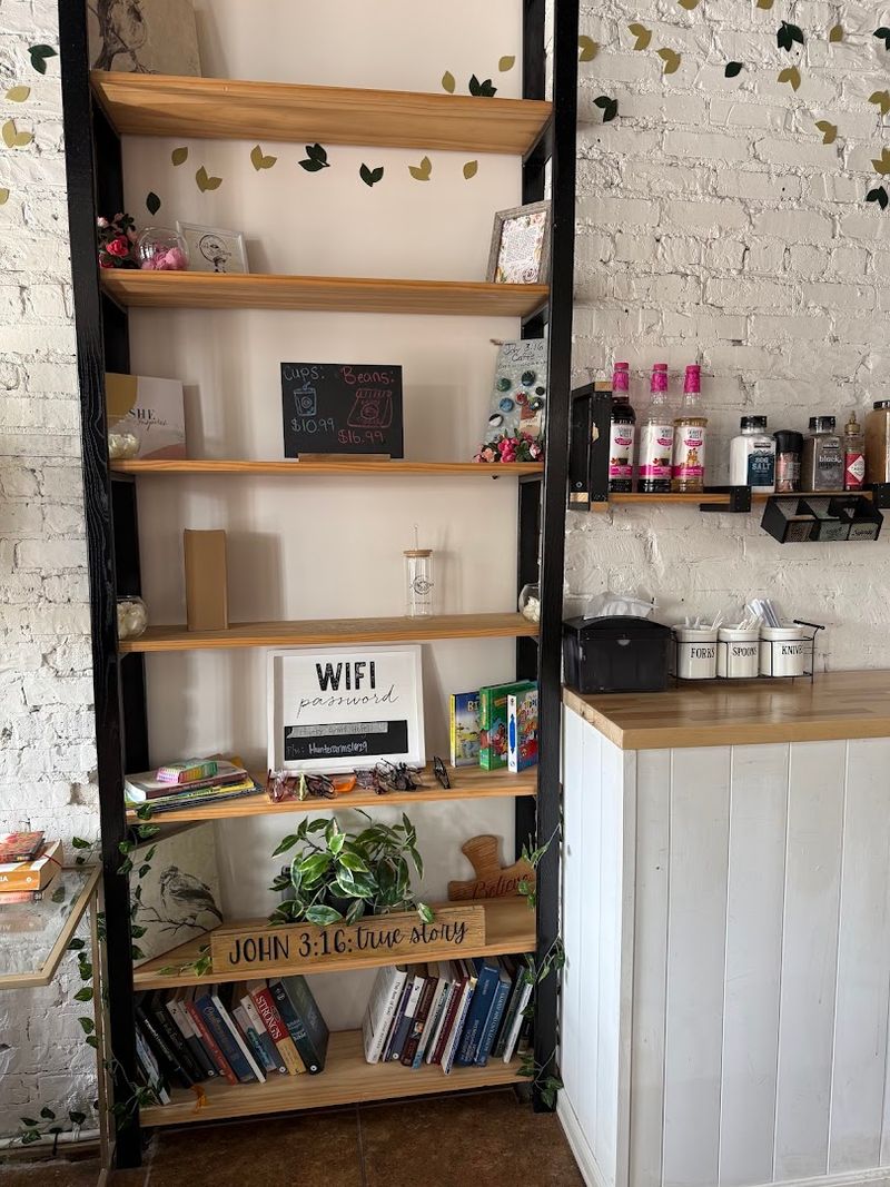 How the Café Handles Criticism With Grace