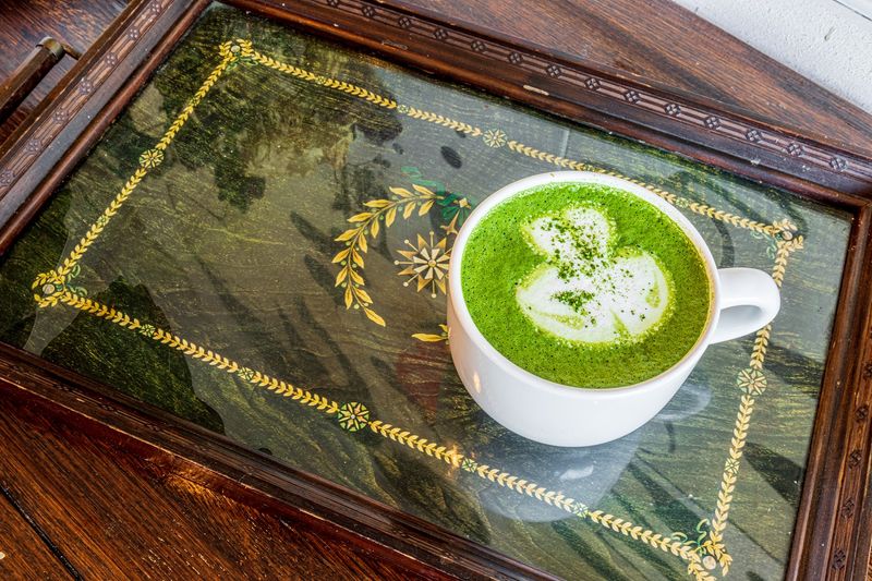 The Matcha and Tea Options for Non-Coffee Drinkers