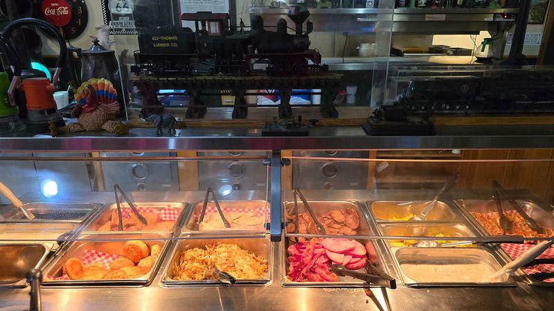 The Sunday Buffet That Earns the Road Trip