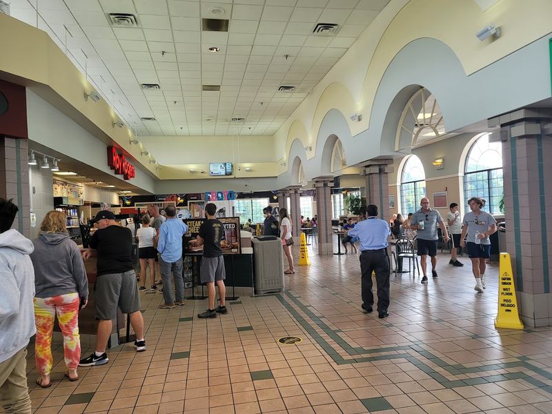 A Food Court That Actually Delivers