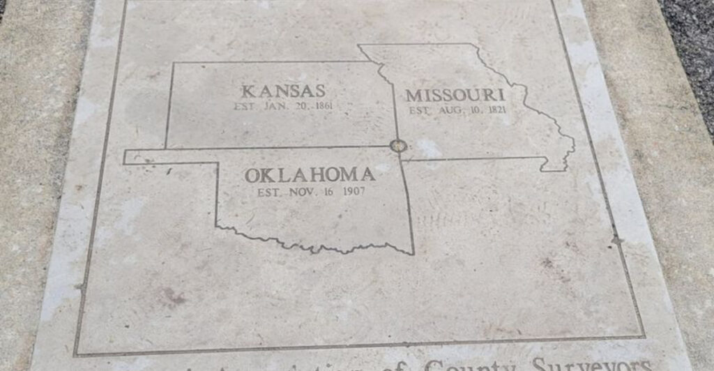 The Roadside Spot Where You Can Be in 3 States at Once