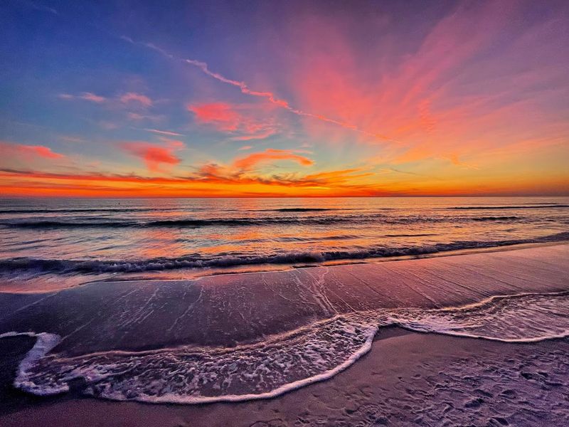 Water Colors That Shift With the Light