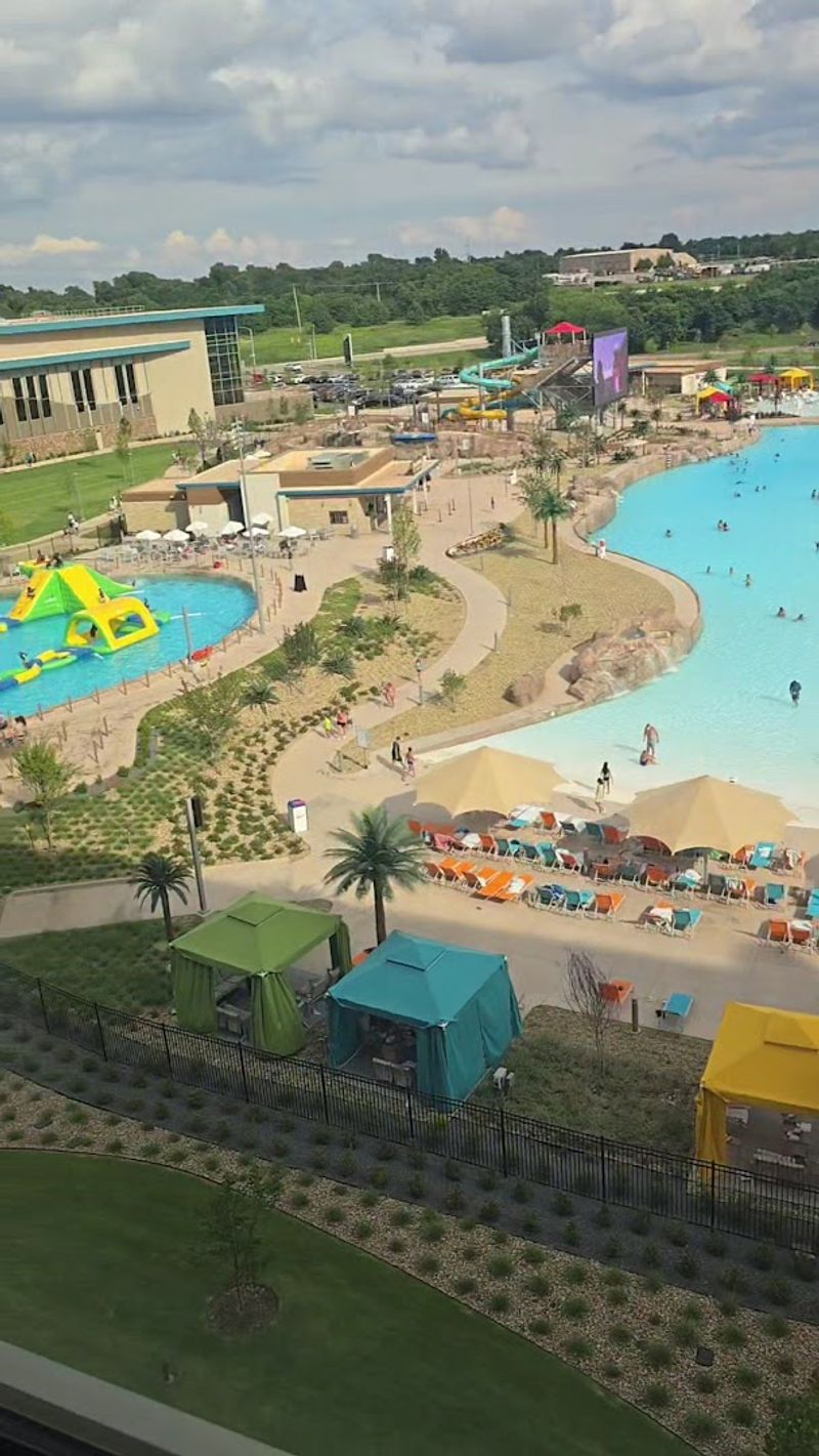 Cabanas and Poolside Comfort: Upgrading the Waterpark Experience