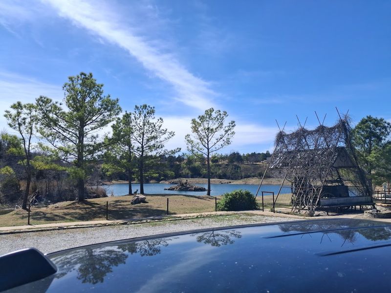 The Clifftop Cabin and Skyline Views