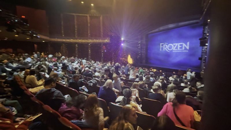 Crowds, Timing, and Smart Planning