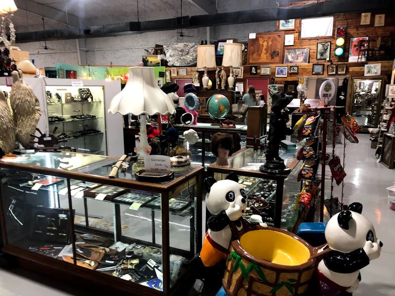 How the Mall Handles Checkout Efficiently