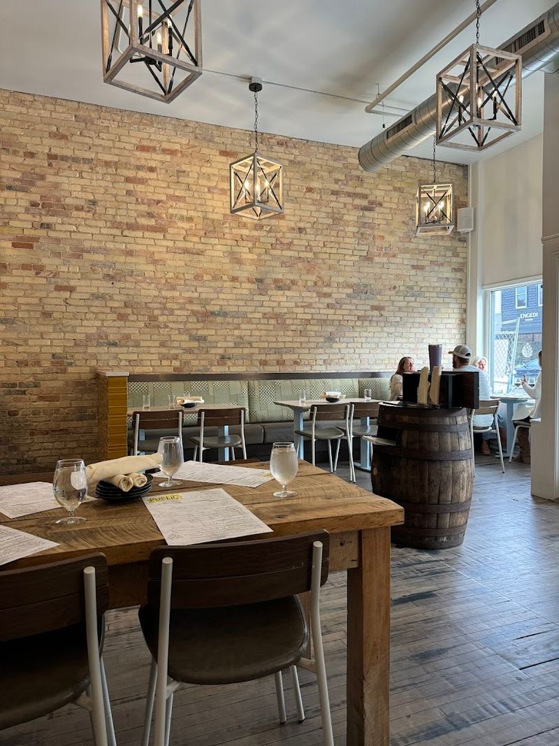 A Room That Wraps Around You Like a Favorite Sweater