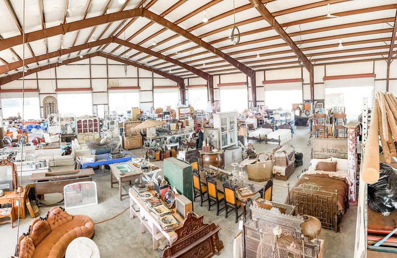 Finding the Store: Address and Location