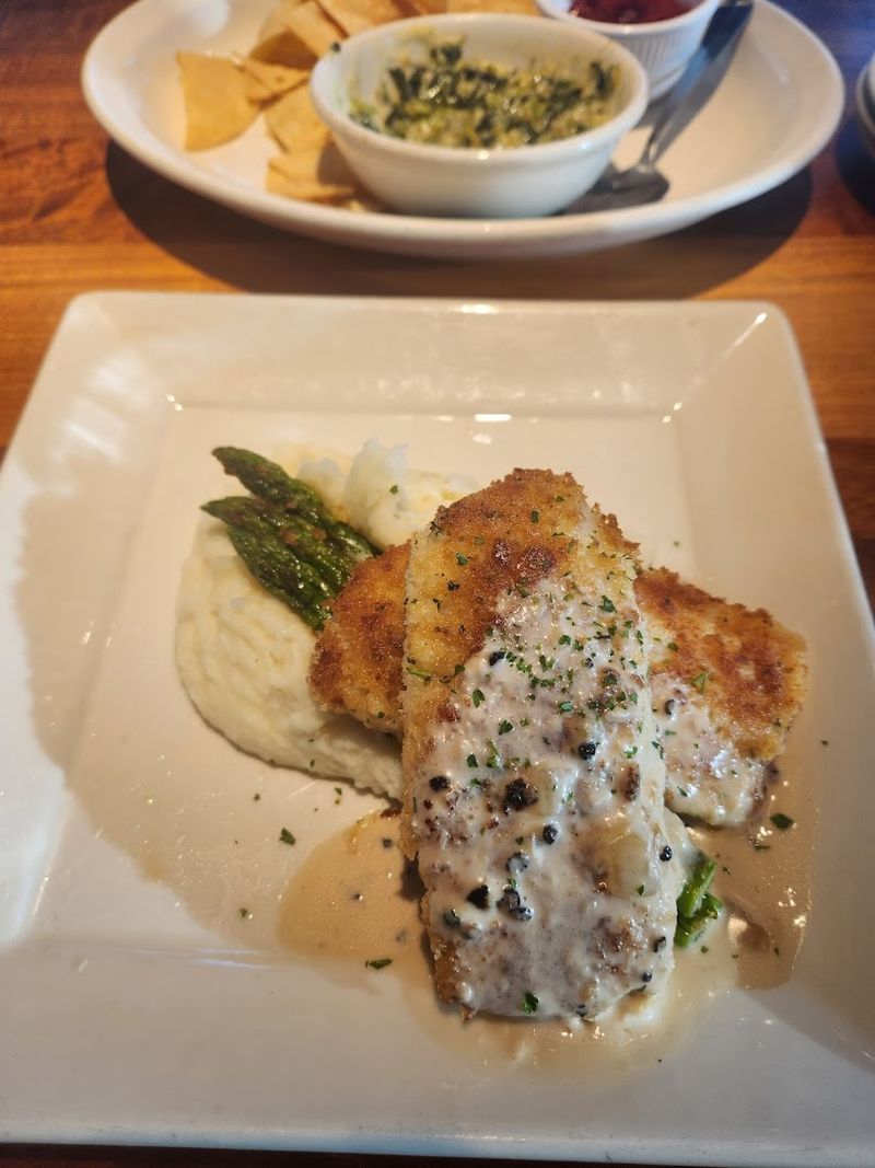 A Menu Built Around Fresh Seafood and Bold Flavors