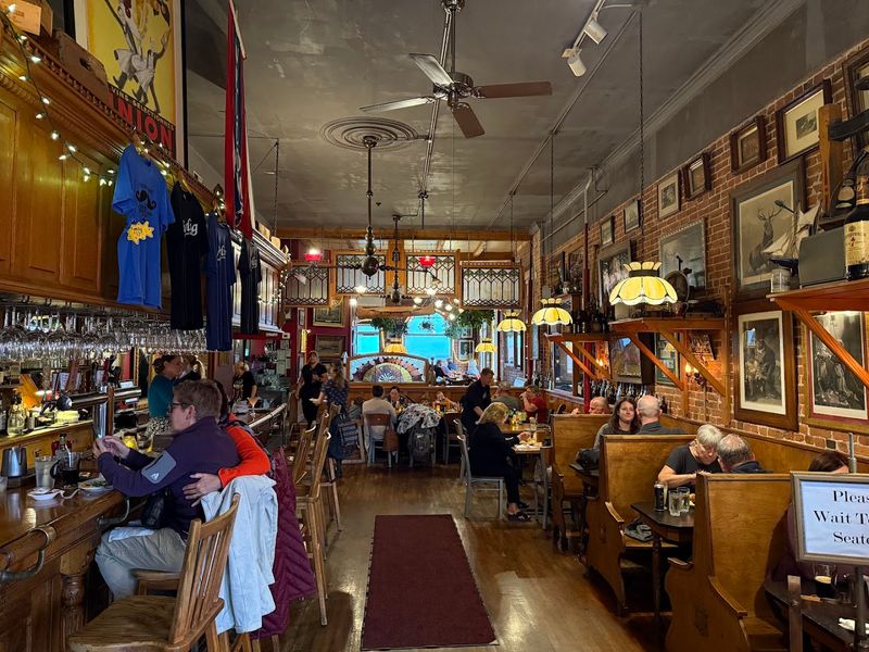 Service That Sets the Tone for the Whole Visit