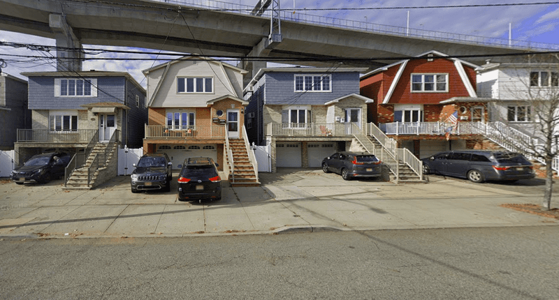 War of the Worlds (2005) - Bayonne's Neighborhood Streets Under Alien Attack