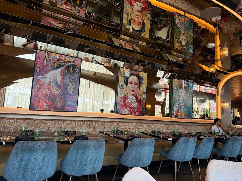 Who should book a table