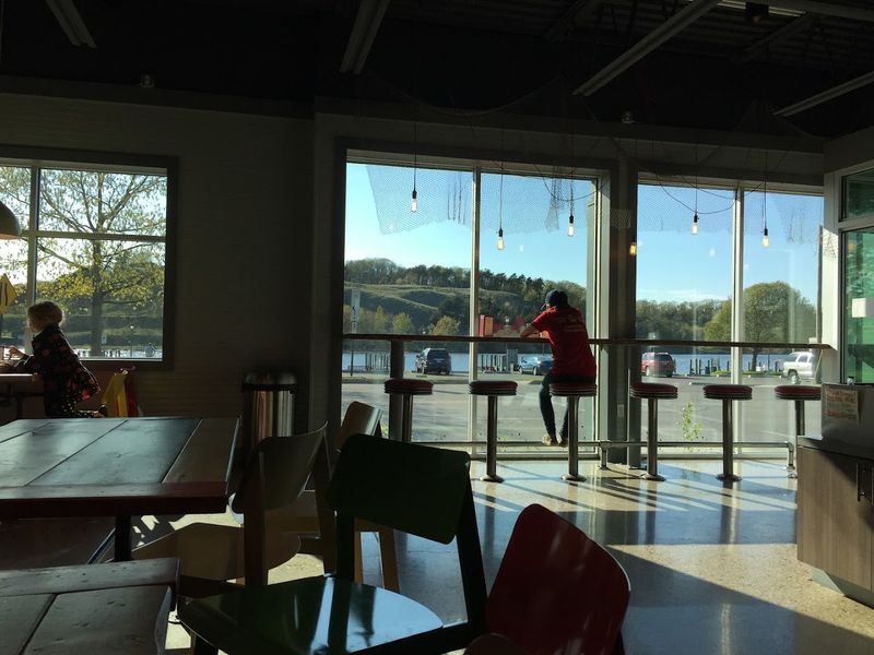 A waterfront treat that earns the hype