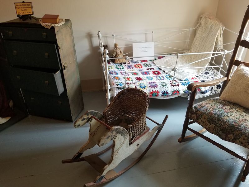 Volunteers who make the past speak