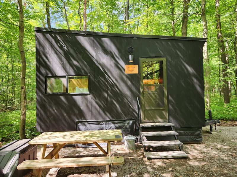 Where Exactly This Retreat Hides and How to Find It