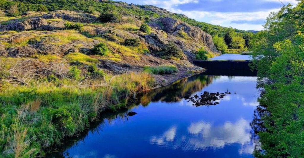 This 2-Mile Oklahoma Hike Delivers Stunning Panoramic Views