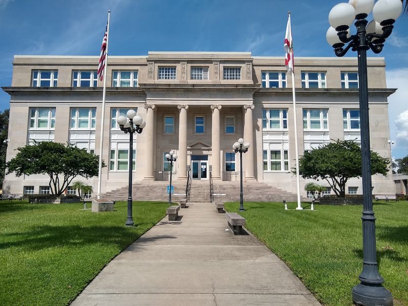 Welcome to Sebring: The City on the Circle