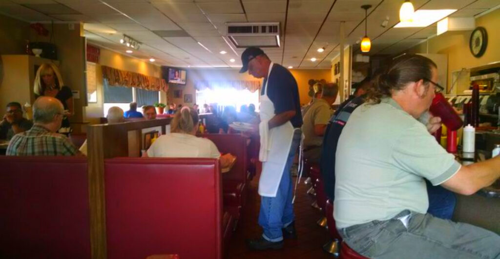 This Auburn Hills Diner Is Packed Every Morning – Locals Swear by the Homemade Soups and Loaded Omelets