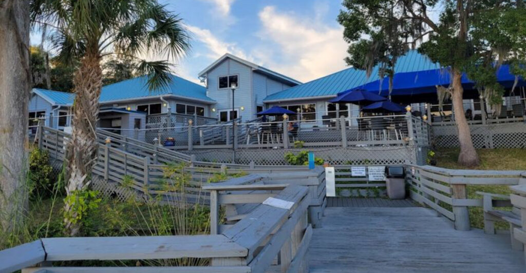 This East Palatka Waterfront Spot Serves Fresh Seafood with Gator Views and Old Florida Charm