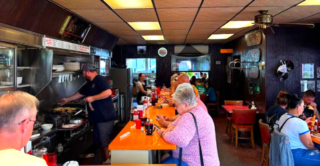 This Escanaba Restaurant Is a Classic Stop for Upper Peninsula Comfort Food
