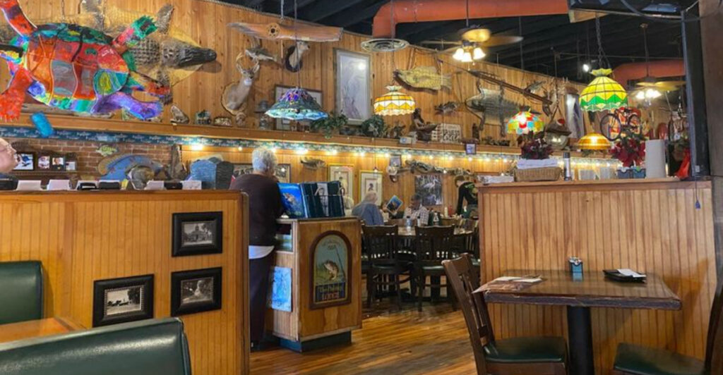 This Florida Restaurant Serves Prime Rib So Good It’s Worth Crossing State Lines