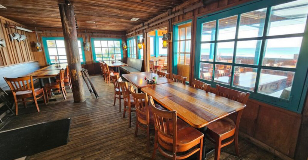This Florida Restaurant Serves Seafood So Close to the Water It Feels Unreal