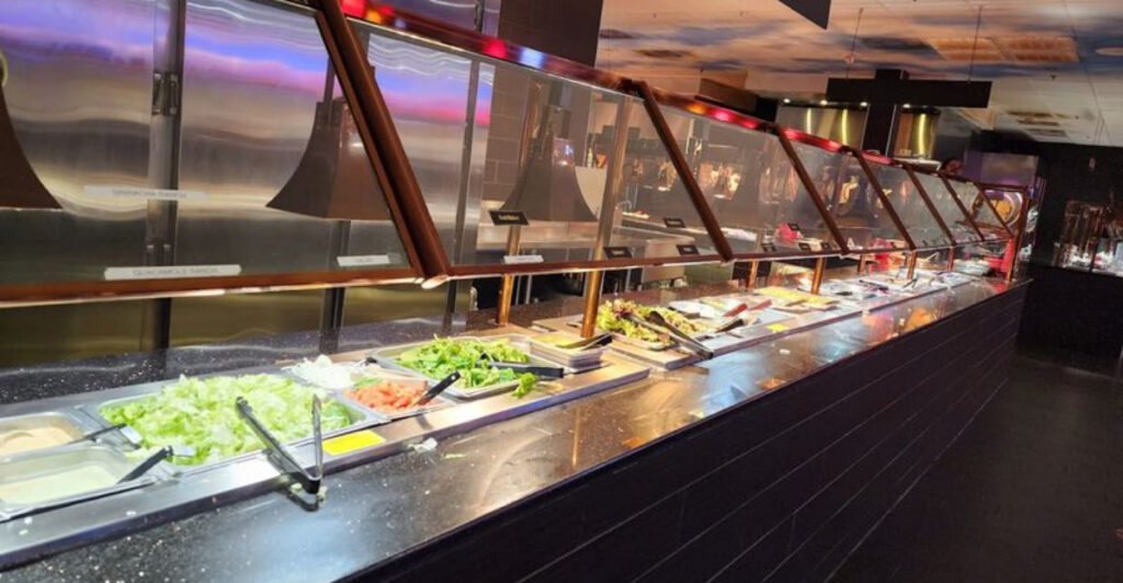 This Giant Oklahoma Seafood Buffet Serves Over 100 Mouthwatering Dishes